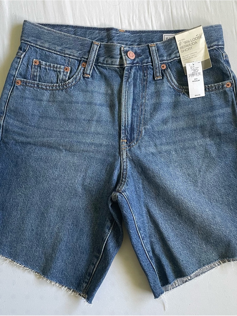 Gap Women’s 8” Mid-Rise ‘90s Loose Fit Bermuda Shorts, Size 25, Regular, NWT